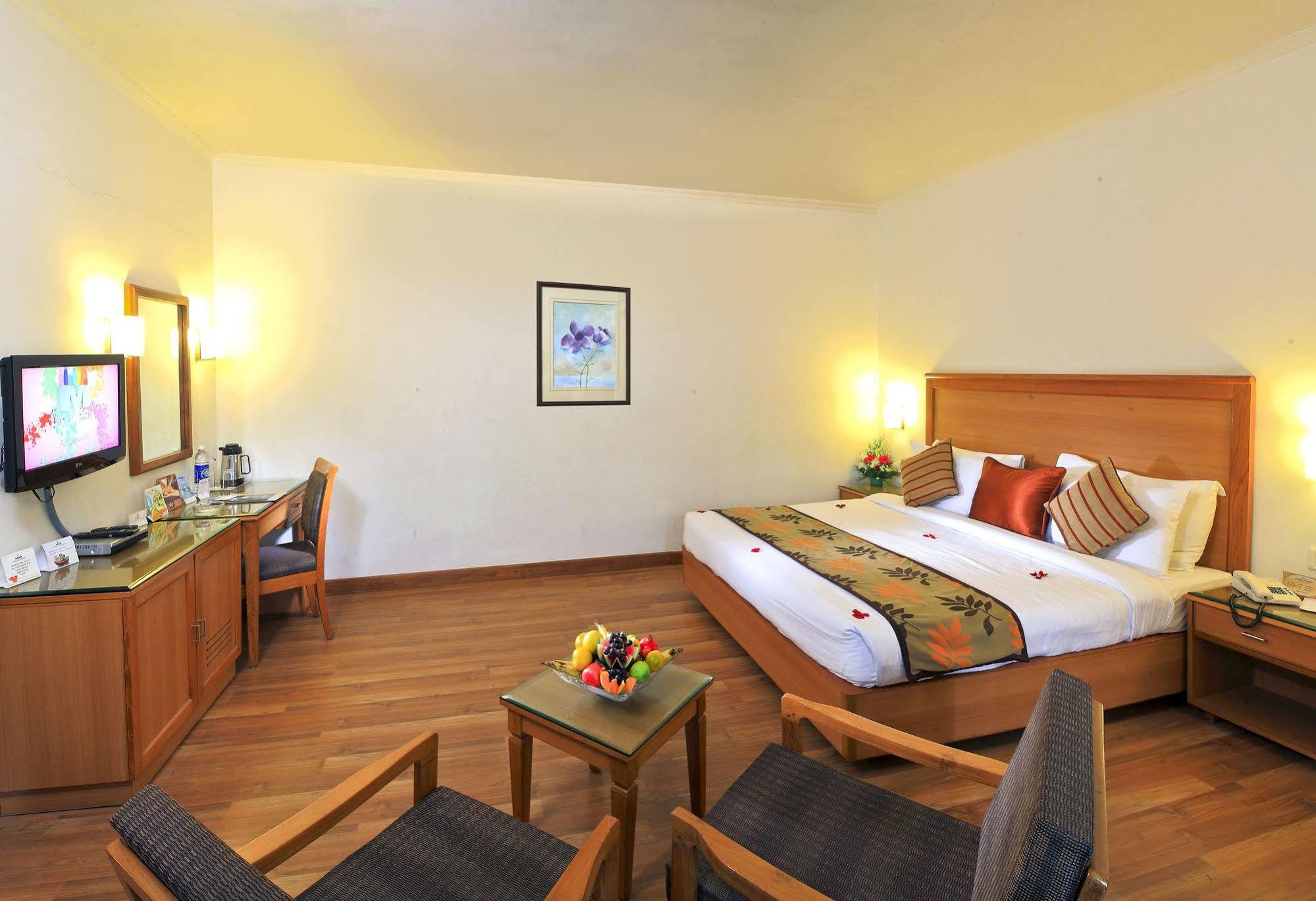 Hotel Abad Plaza Kochi Exterior foto