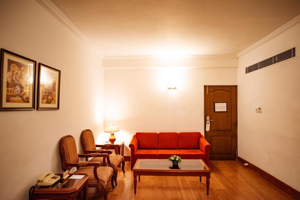 Hotel Abad Plaza Kochi Exterior foto