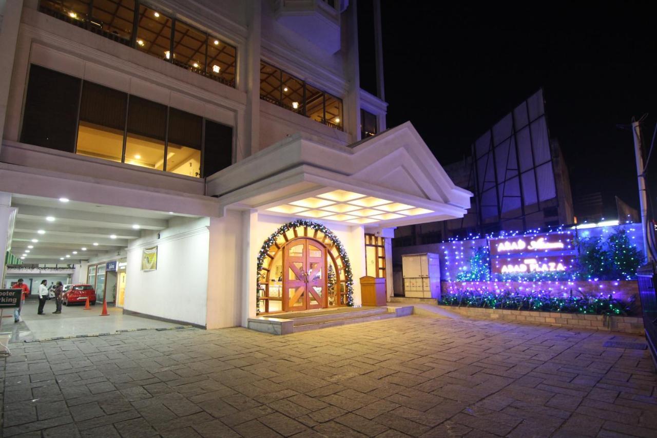 Hotel Abad Plaza Kochi Exterior foto